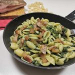 Conchiglie con cime di rapa e guanciale al pepe