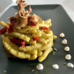 Is Maccarronis de Busa con crema di carciofi e zafferano