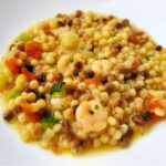 Fregula con gamberi e zucchine