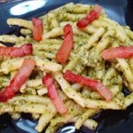 Is Maccarronis de Busa al pesto e guanciale croccante